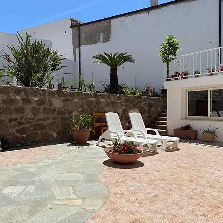 Bed & Breakfast I Nidi Di Dommos - Nel Centro Storico Di Orosei