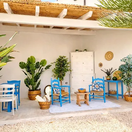 Bed & Breakfast I Nidi Di Dommos - Nel Centro Storico Di Orosei